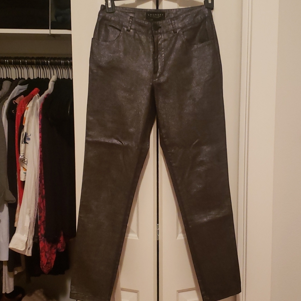 Shiny pants